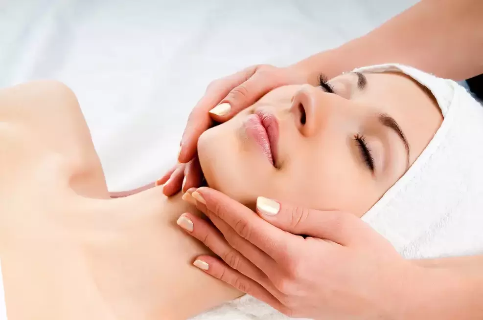 facial massage to rejuvenate